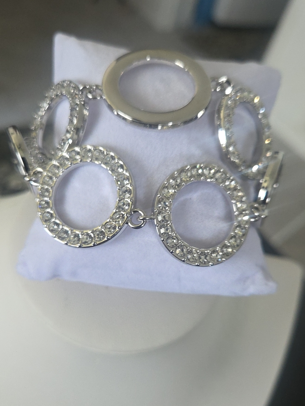 Paparazzi ZI  Role Model White Bracelet NWT